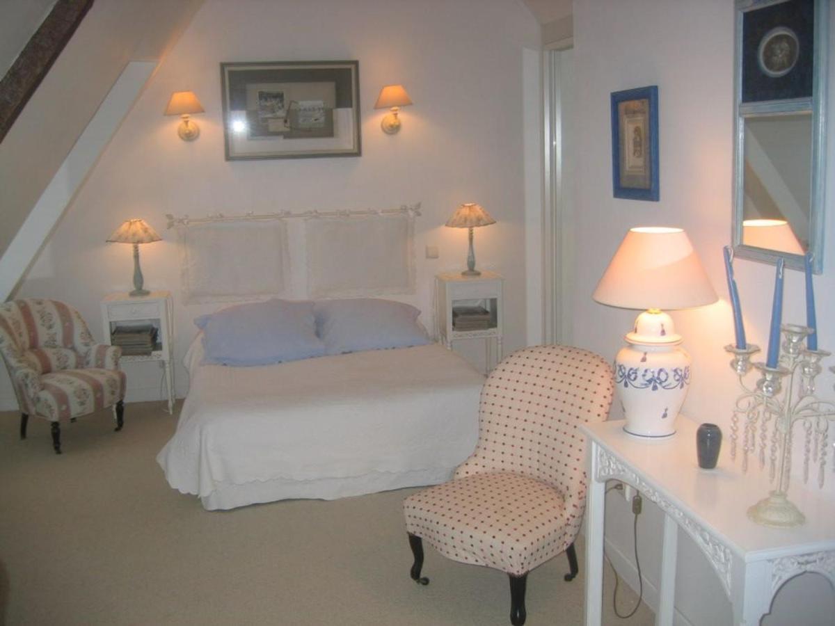 Bed and Breakfast Chambre D'Hotes Bleue A Azay-Le-Ferron - Fr-1-591-452 Zewnętrze zdjęcie